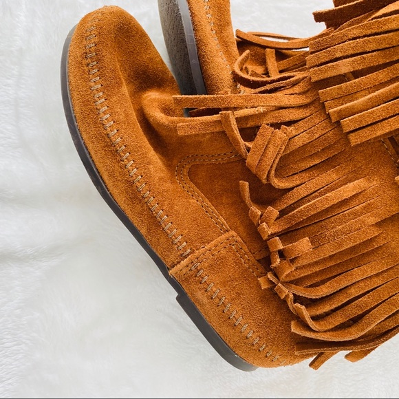 MINNETONKA 3-Layer Fringe Boot Brown - Picture 3 of 8